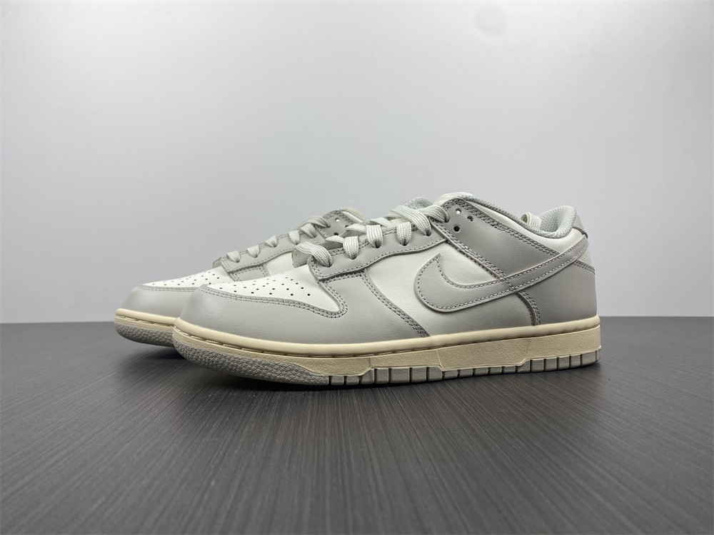 Nike Dunk Low Women "Light Bone"  DD1503-107