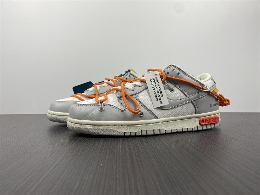 Off-White x Nike Dunk Low "The 50" No.44 DM1602-104