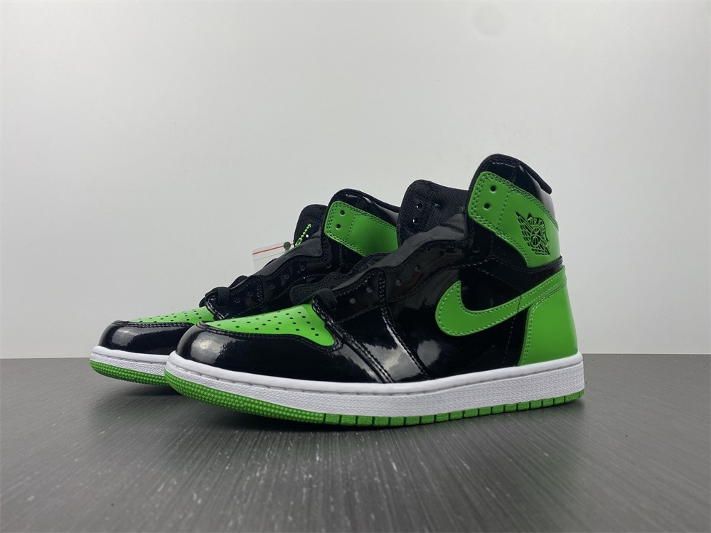 Air Jordan 1 Retro OG - 555088-030