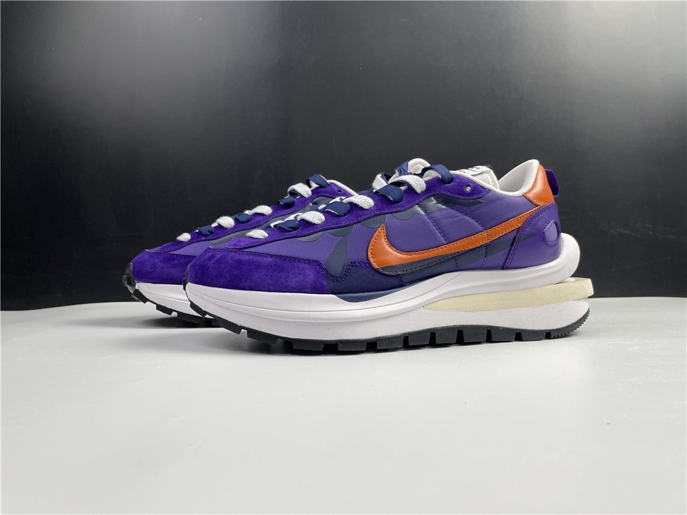 sacai x Nike VaporWaffle 3.0 P  DD1875-500