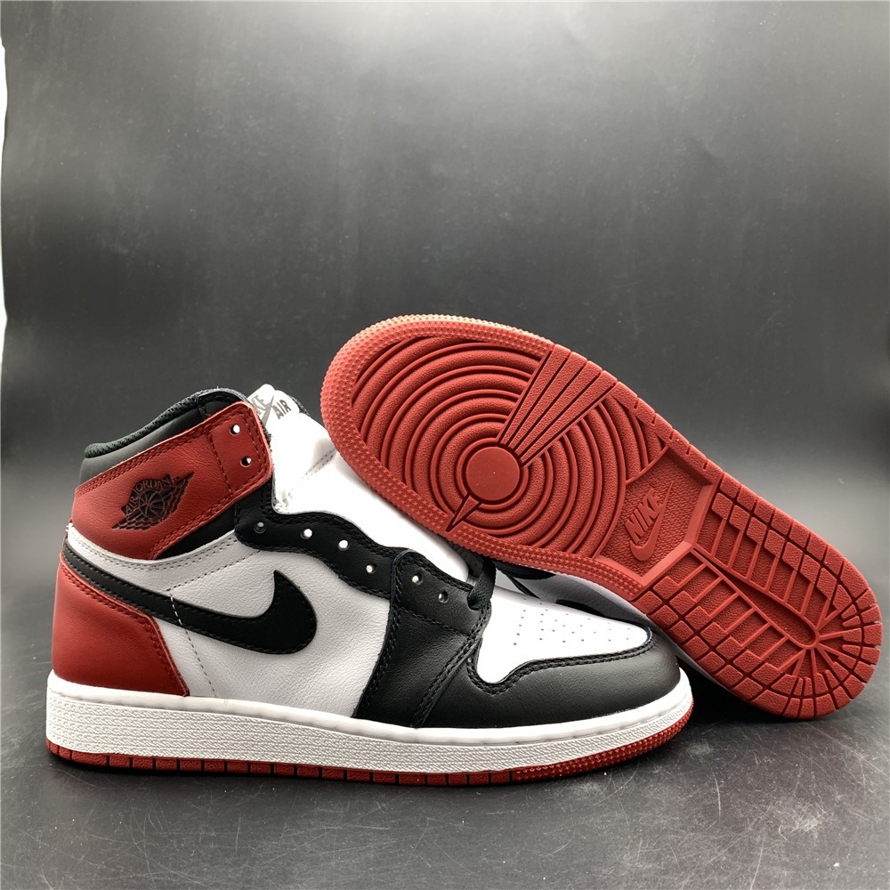 AIR JORDAN 1 High OG “Black Toe” white/ black-varsity red  555088-125