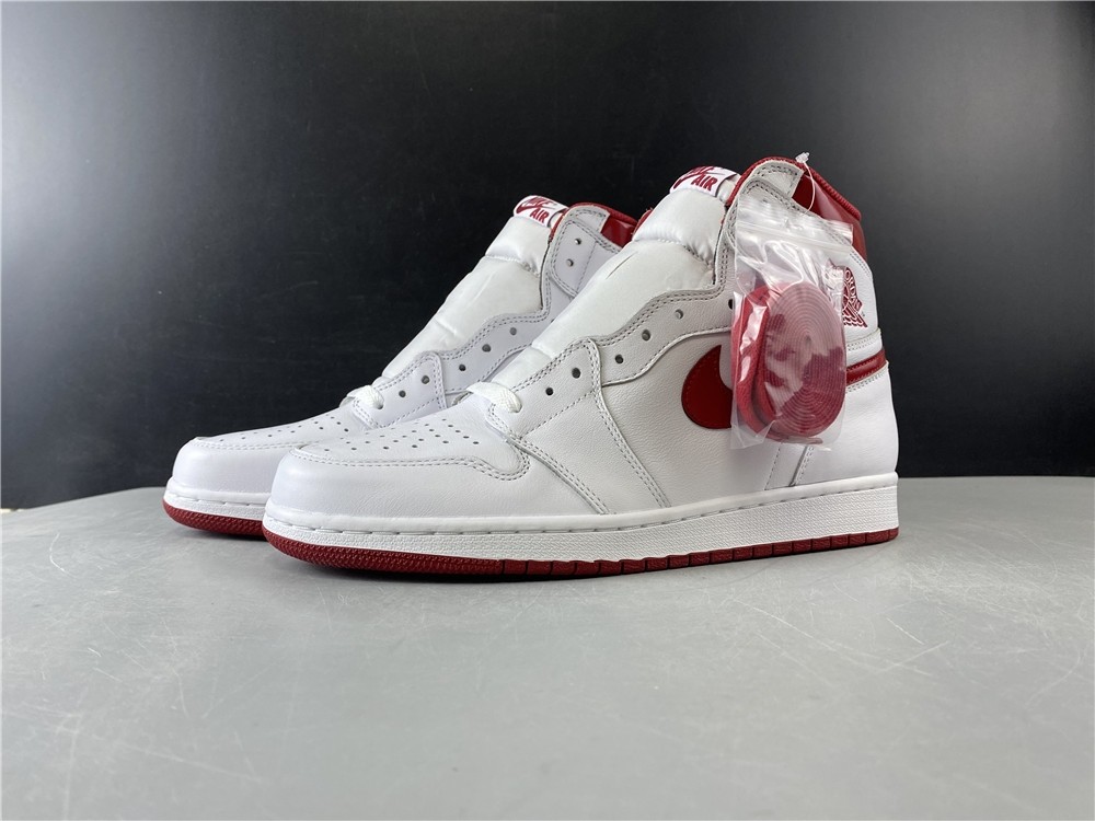 AIR JORDAN 1 RETRO HIGH OG “METALLIC RED”  555088-103