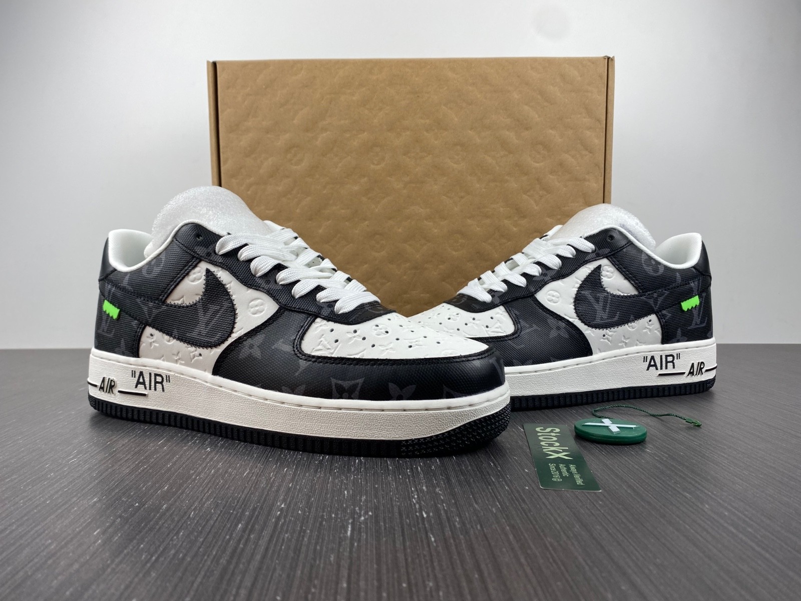 L-V x Nike Air Force 1  black and white. MS0232
