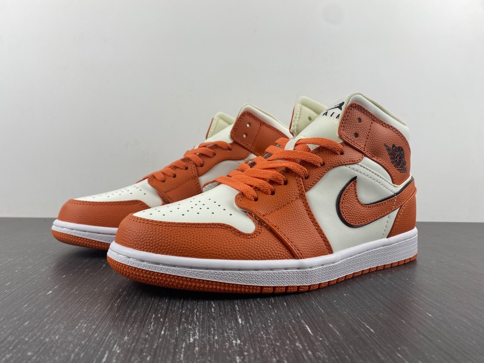 Air Jordan 1 Mid "Sport Spice" DV1302-100