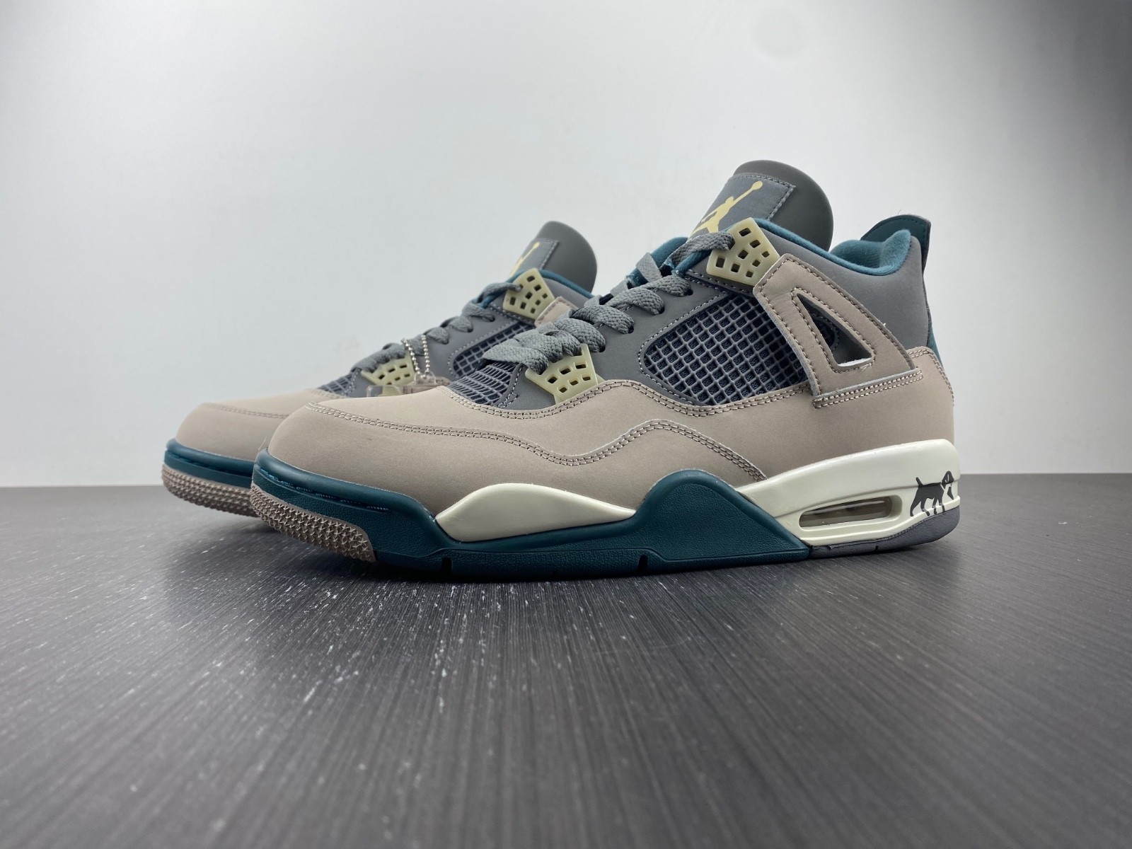 Air Jordan 4 Retro SE Craft Photon Dust - DV3742-021