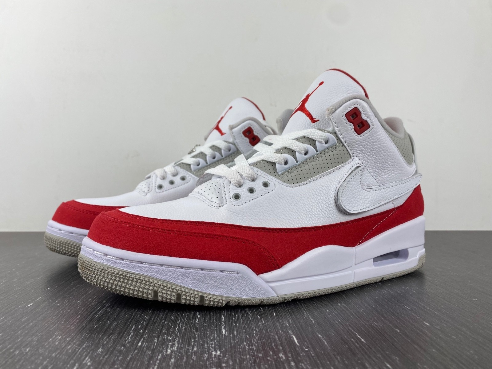 Air Jordan 3 Retro Tinker White University Red - CJ0939-100