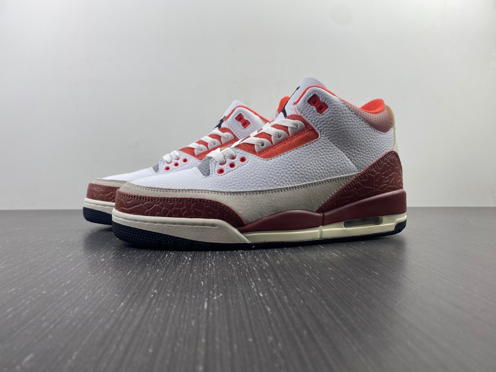 Air Jordan 3 Retro SE Dunk on Mars DV7028-108