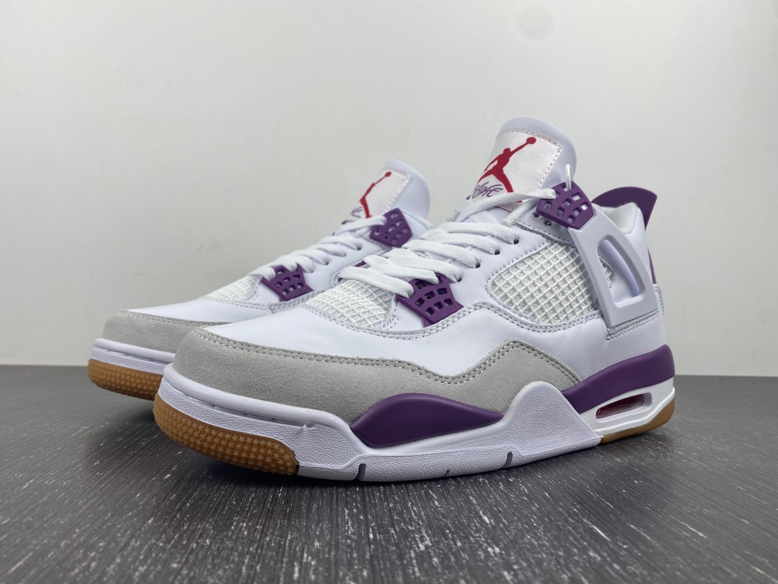 Nike_SB_x_Air_Jordan_4 DR5415-150