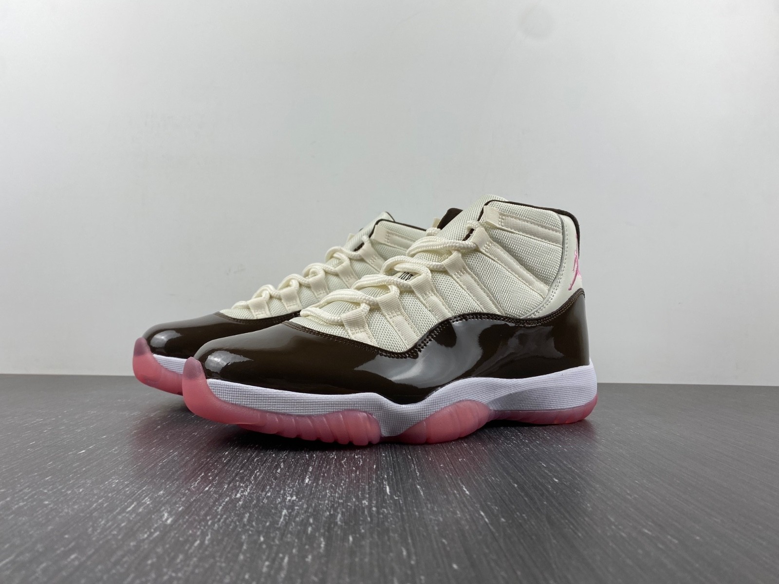 Air Jordan 11 Retro CT8012-126