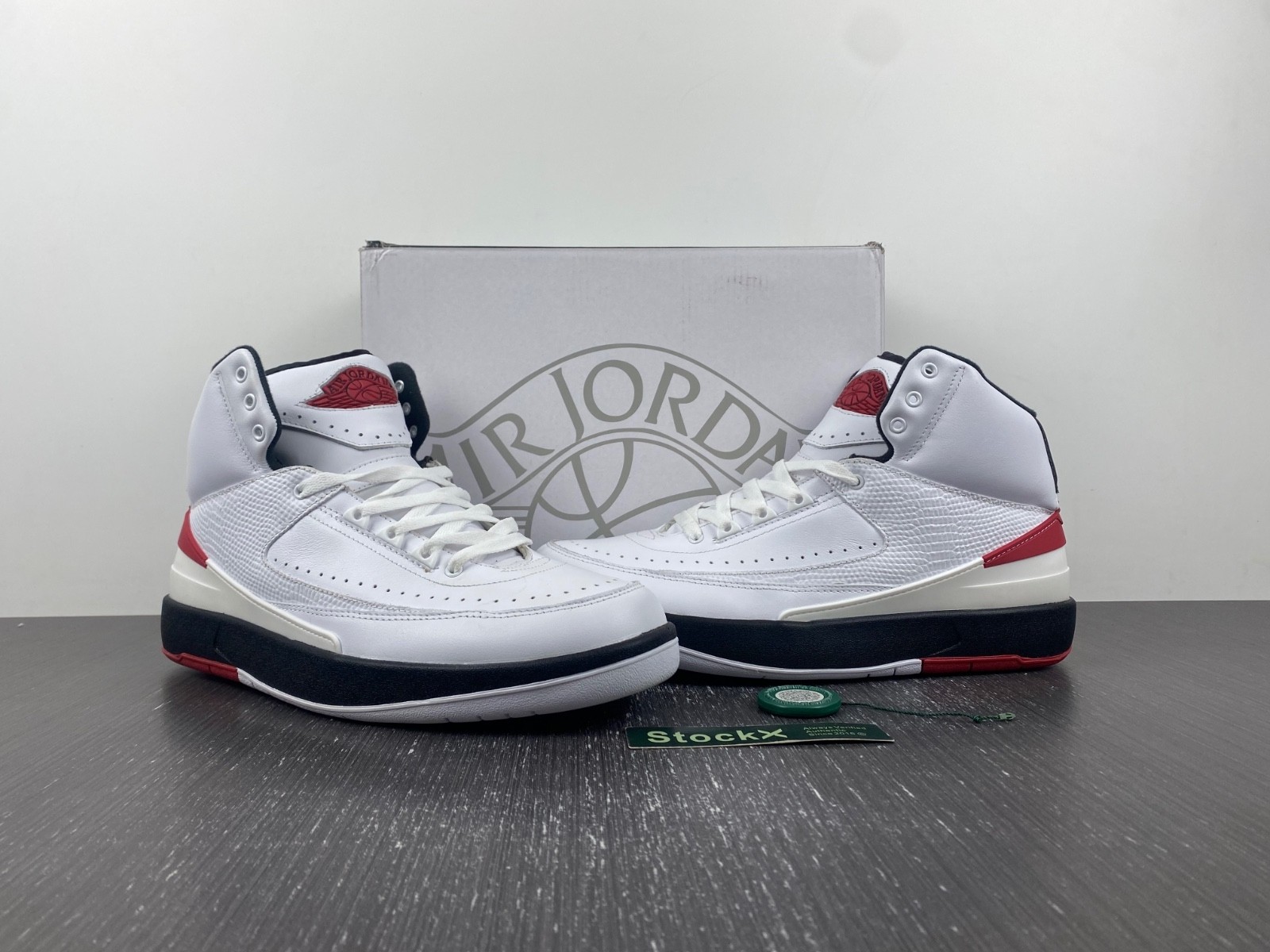Air Jordan 2 Retro OG 'Chicago 2022' DX2454-106