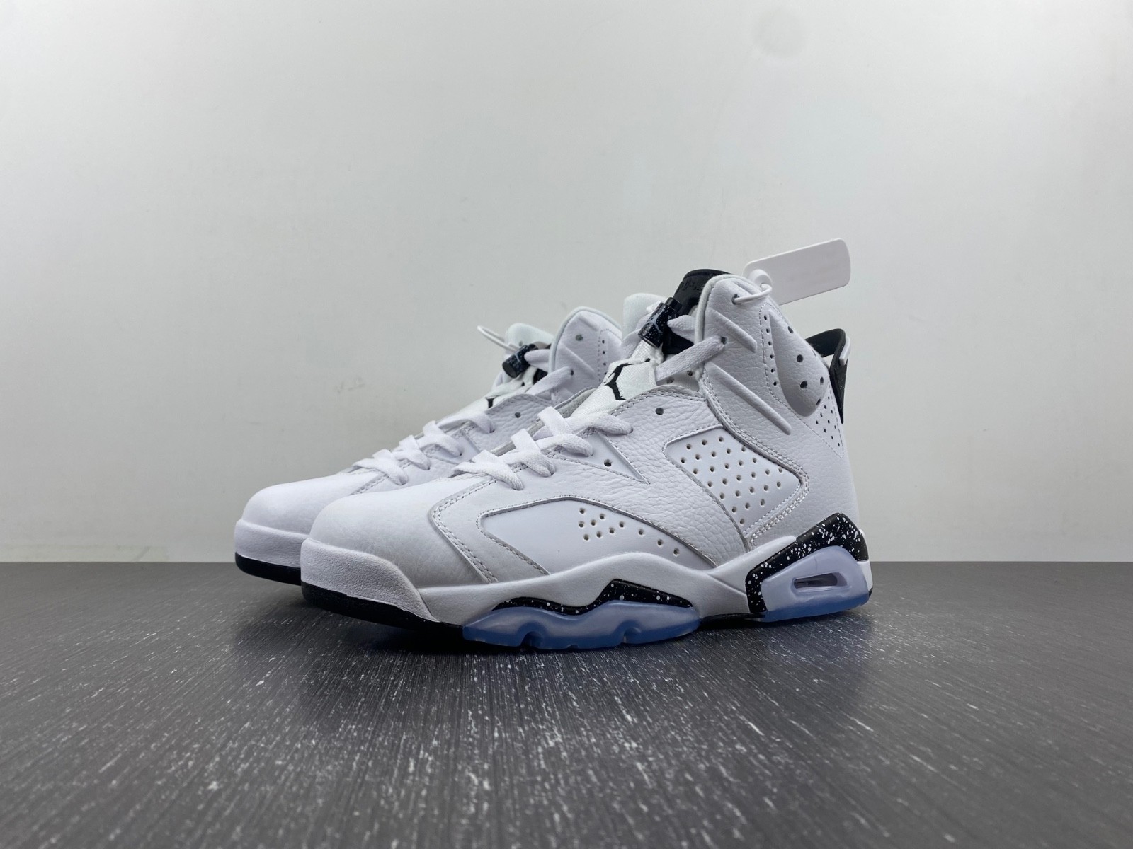 Air Jordan 6 "Reverse Oreo" CT8529-112