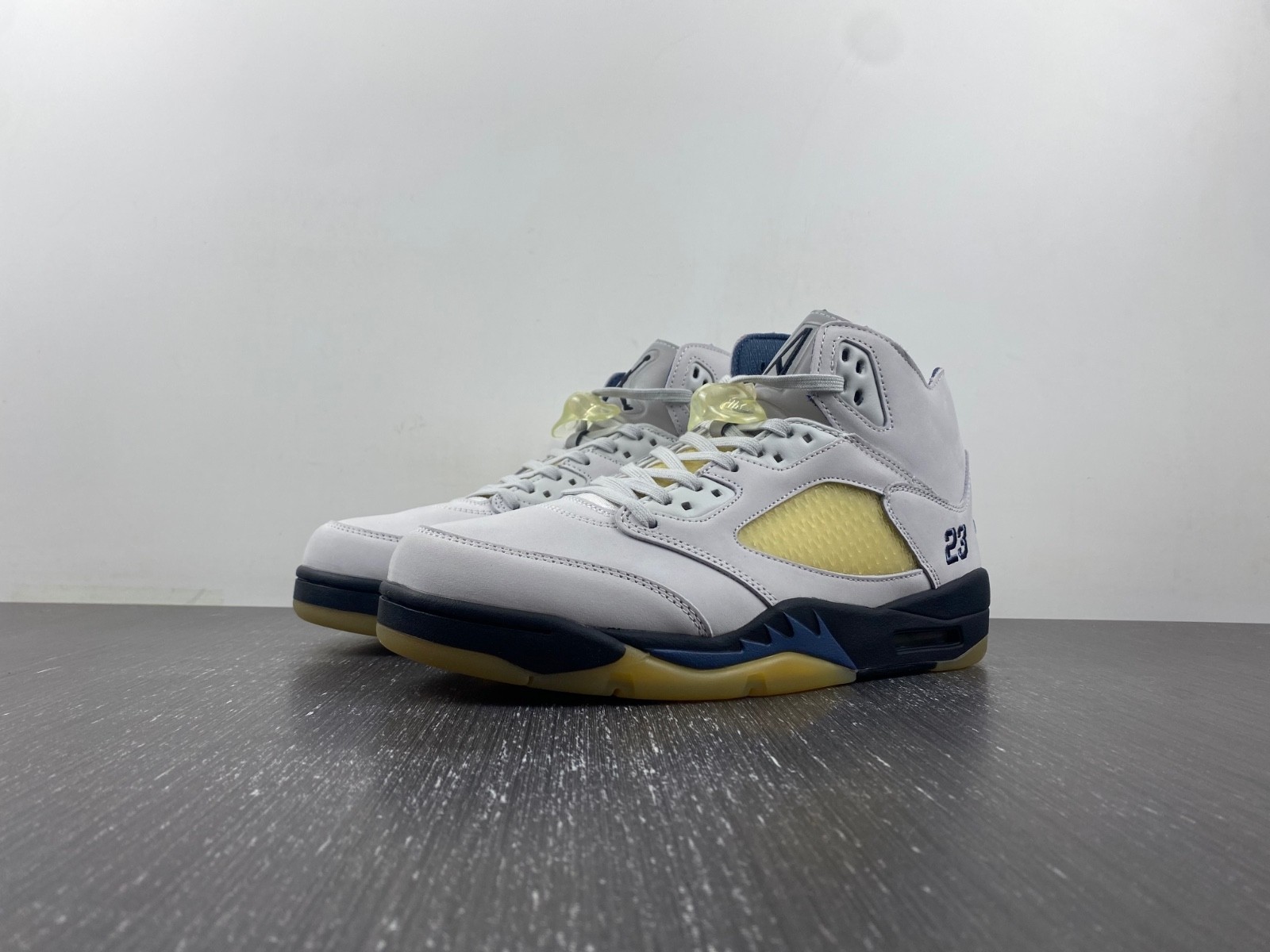 A Ma Maniere x Air Jordan 5 Diffused Blue FZ5758-004