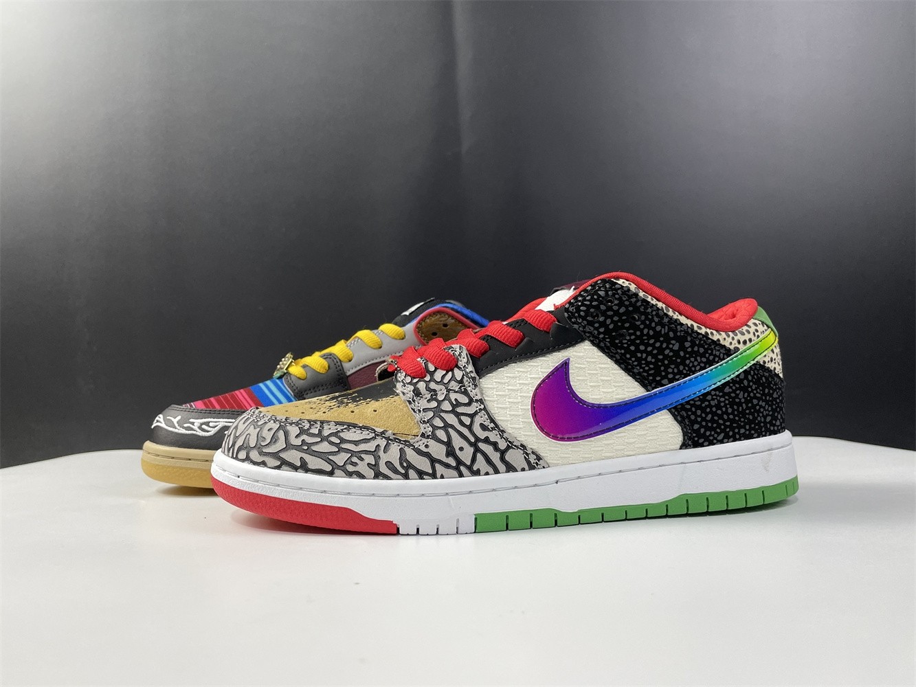 Nike SB Dunk Low”Snkrs" Dunk CZ2239-600