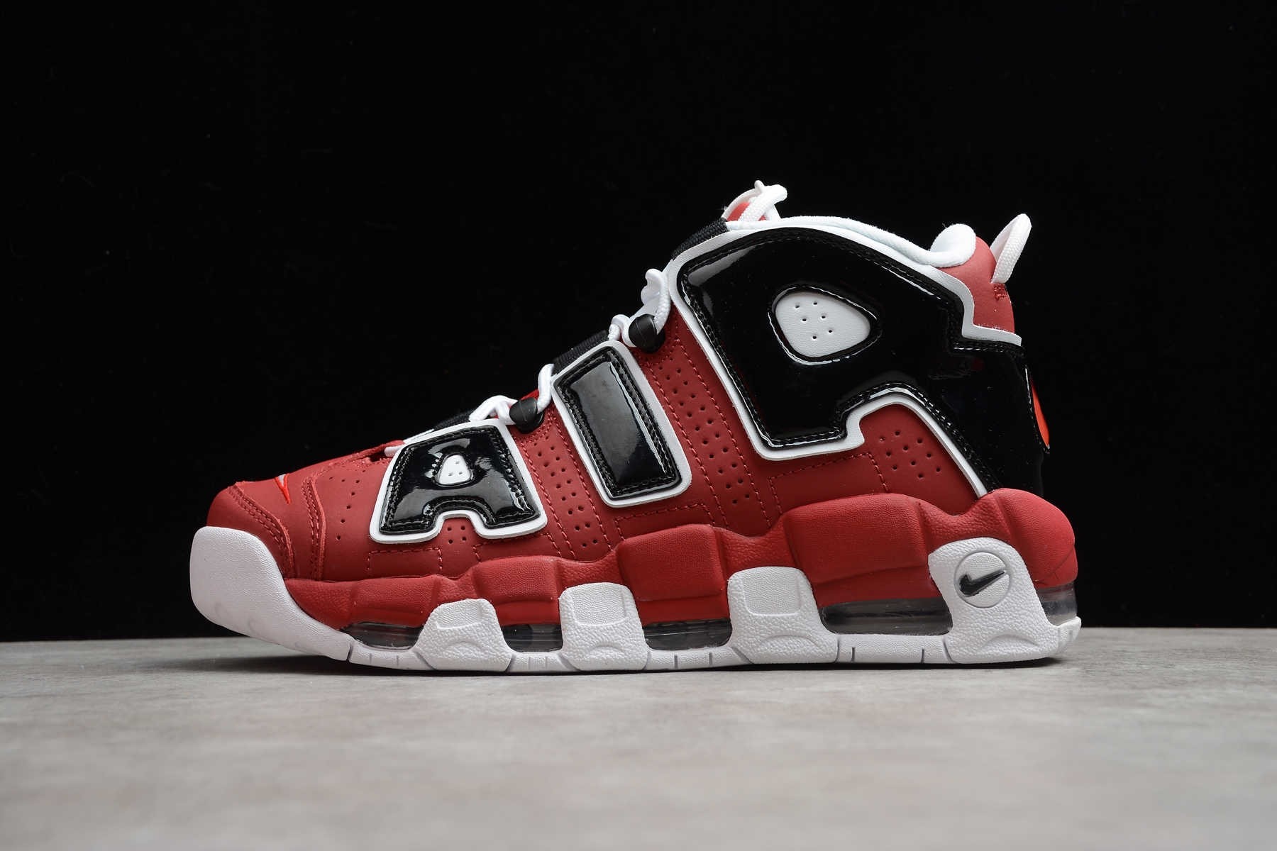 Air More Uptempo '96 "bulls"  921948-600